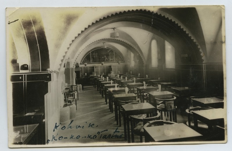 Cafe "Ko-ko-ko" in Tartu, interior view of the hall.