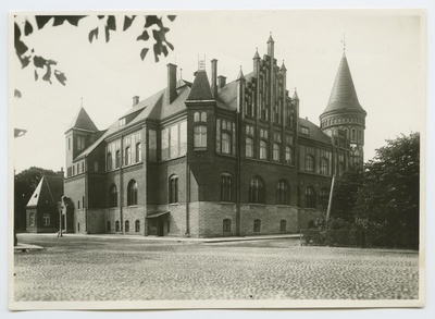 Former Maapanga building Estonia pst. And on the corner of Sakala Street.  duplicate photo
