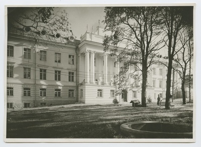 Defence Forces Central Hospital building, Liivalaia Street 110.  duplicate photo