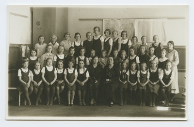 Group picture of students in Tallinn's 12th primary school.  duplicate photo