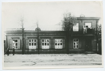 External view of Tallinn 12th primary school, Tartu mnt. 44.  similar photo