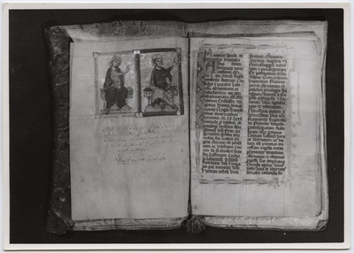 Open page of Lübek law.  duplicate photo