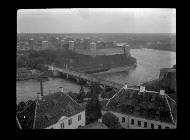 Tour of Virumaa, view of Jaan City from the tower of the church of Narva Jaan