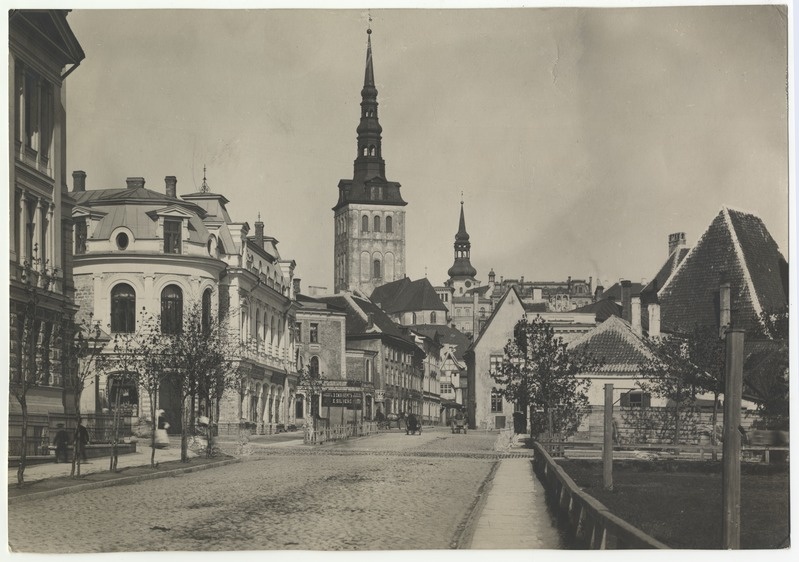 Tallinn, Suur-Karja Street from the corner of Jaani Street (now Pärnu Road).