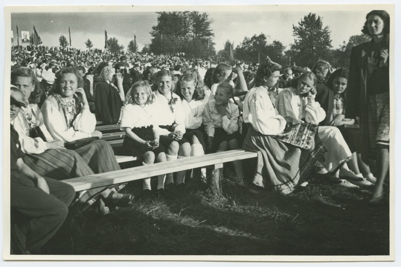 The 1950s song festival in Tallinn, a view of the song field, young listeners at the forefront.