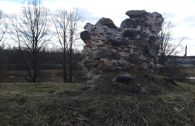 Estonia : ruins of Võru Kiräpää Castle rephoto