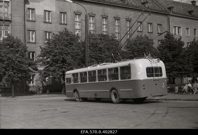 Troll bus Estonia puiesteel.  similar photo