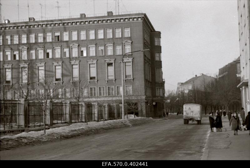 Radio owner on Kreutzwald Street.