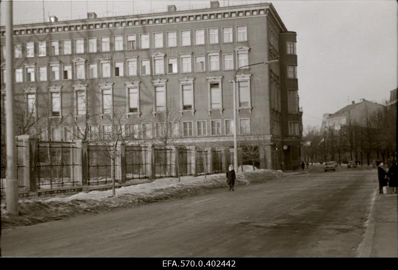 Radio owner on Kreutzwald Street.