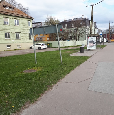 View of the newspaper kiosk on K. Marx (Sõle) Street. rephoto