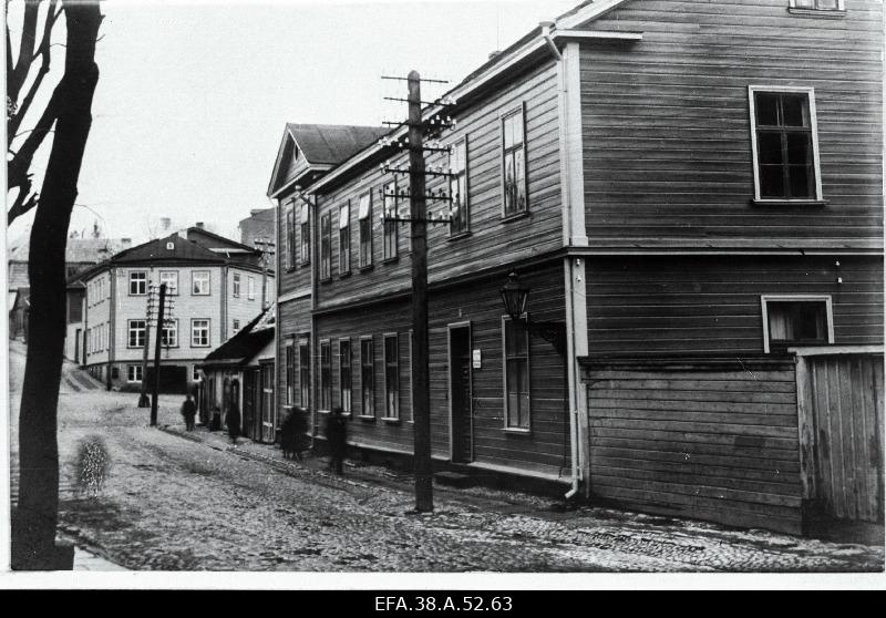 External view of the building of the German Common Humanitarian Gymnasium.