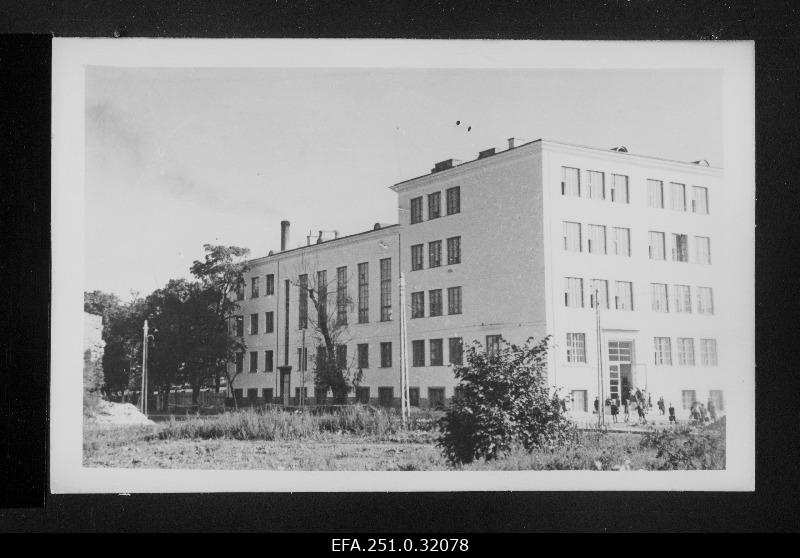Tallinna 20. New building of secondary school Pärnu highway 71/73.