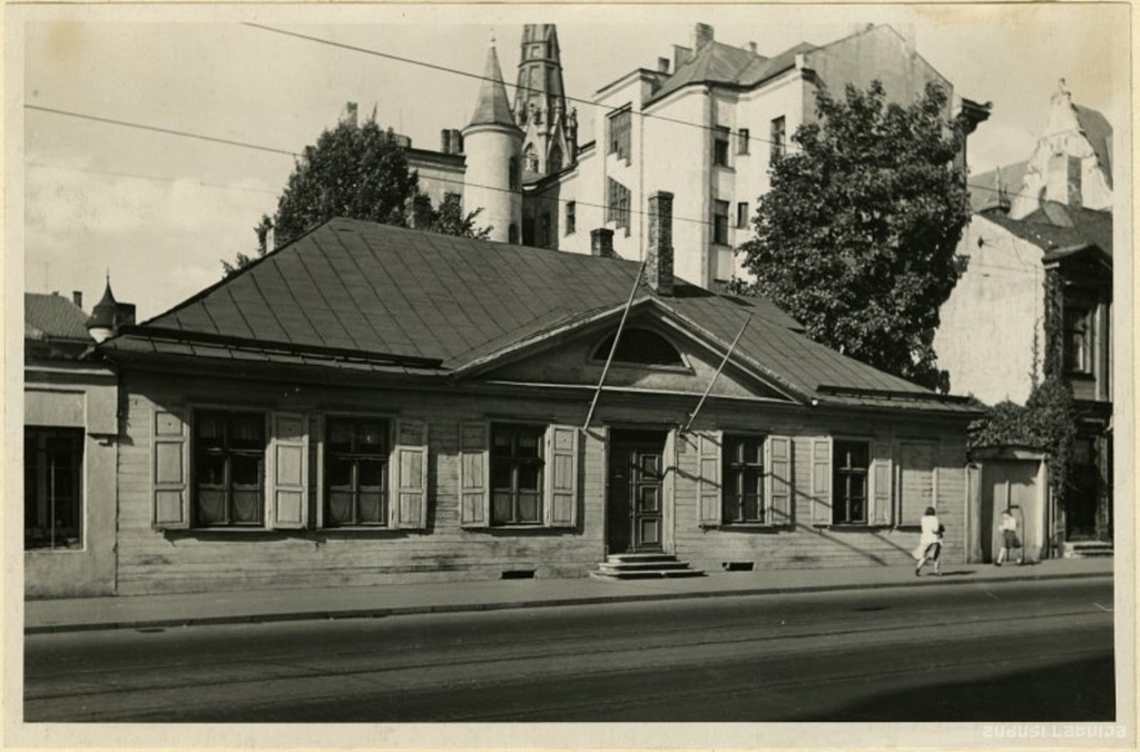 Riga. Wooden building in Brīvības iela 51