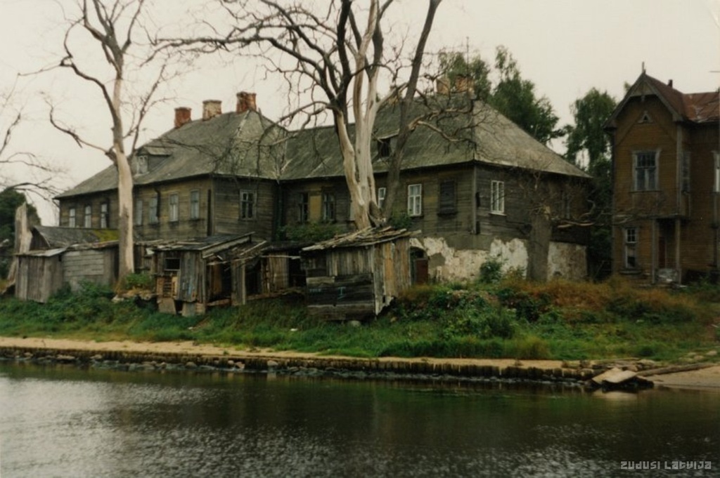 Riga. House in Bolderay at Loču Channel