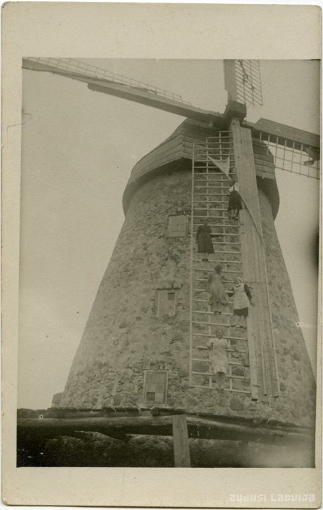 Dole's windmills