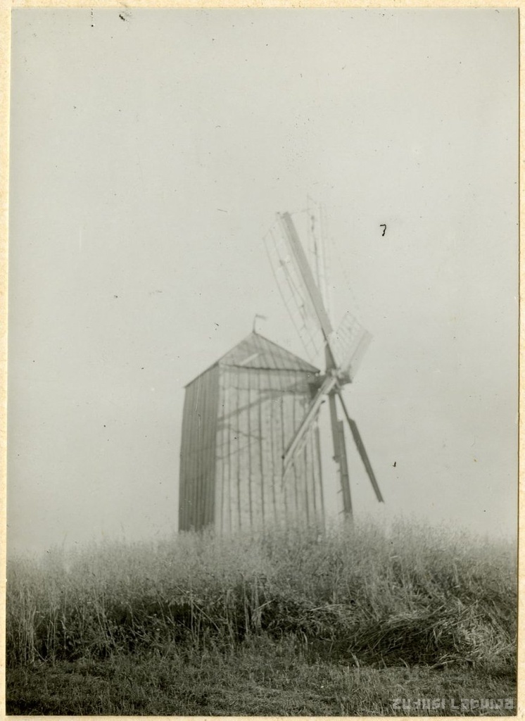 Baltaču saddle windmills