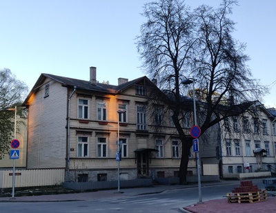 Puitmaja, foto Hermann Tõnissoo perealbumist rephoto
