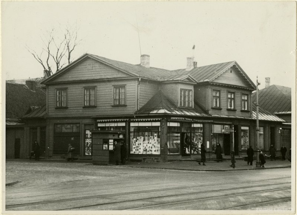 Riga. Wooden building in Brīvības iela 75
