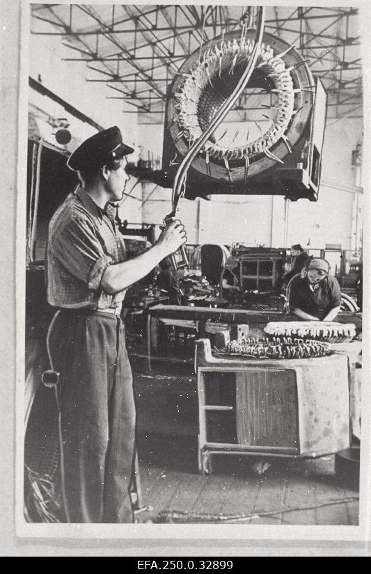 Erich Noodla, front connector and welder of the factory Volta large engines Chech.