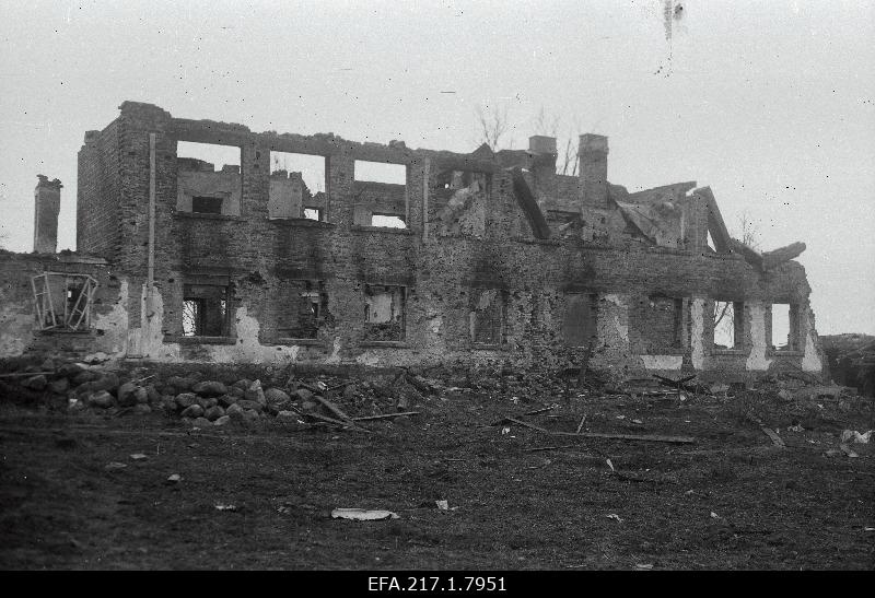 Ruins of Jõgeveste choir station and adjacent buildings.