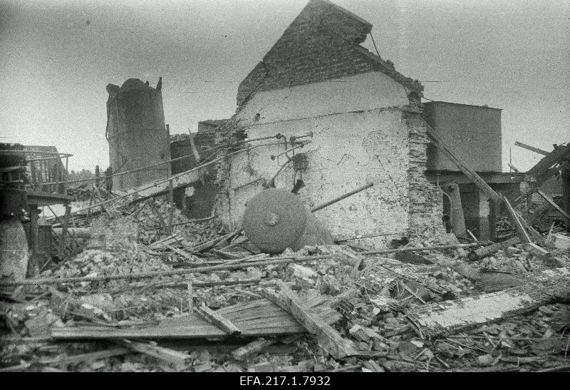 The ruins of the plant for immoving railways.