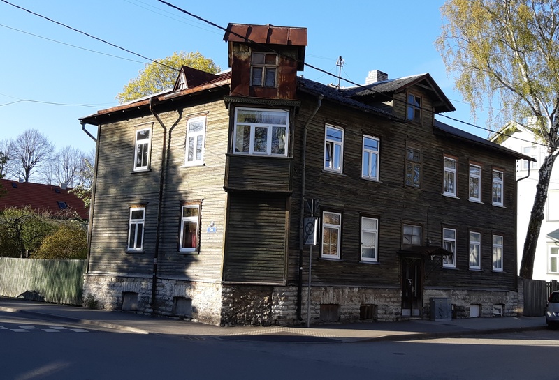 Apartment Oil 44, view of the building. Architect Voldemar Lender? rephoto