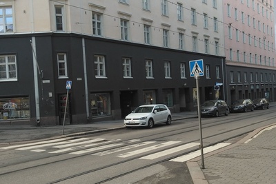 Vasemmiston yhteinen vappukulkue Kaarlenkadulla. rephoto