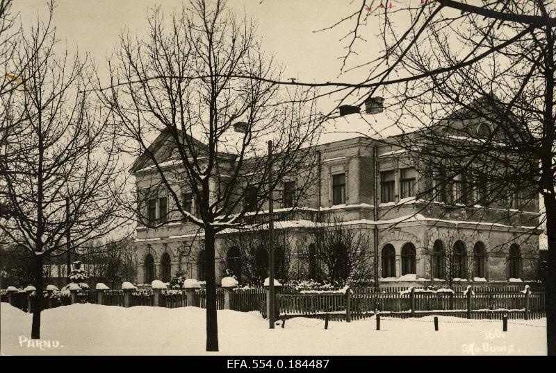 House on the corner of Ring and Hospital Street.