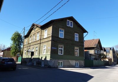 View of the building Vana-Kalamaja Street 35. rephoto