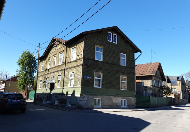 View of the building Vana-Kalamaja Street 35. rephoto