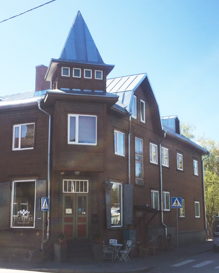 Korterelamu Tallinnas Timuti tn, vaade hoone nurgaosale. Arhitekt Voldemar Lender, j/e Aleksander Bürger rephoto