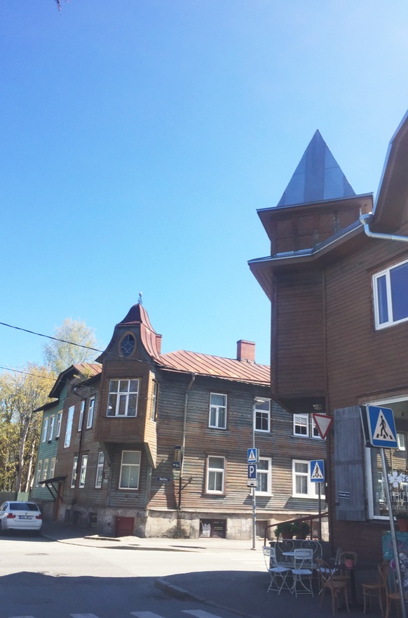 Tallinna puitagul Timuti ja Ristiku tn nurk, vaade rephoto