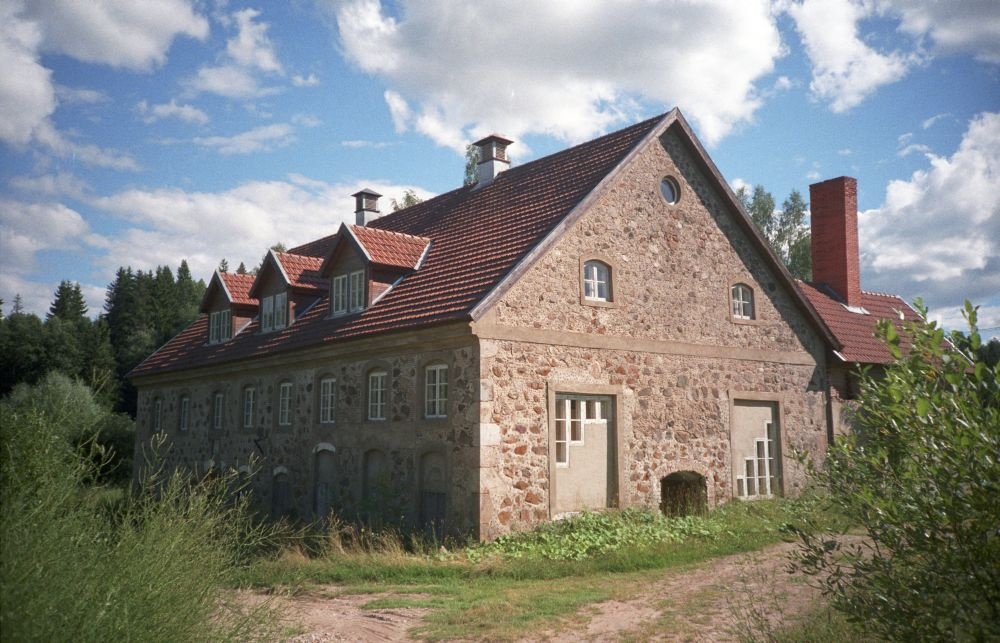 The manor was created by the ointment