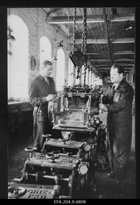 Employees of the factory Ilmarine are working h. Valts and J. Kaljulaid.  duplicate photo