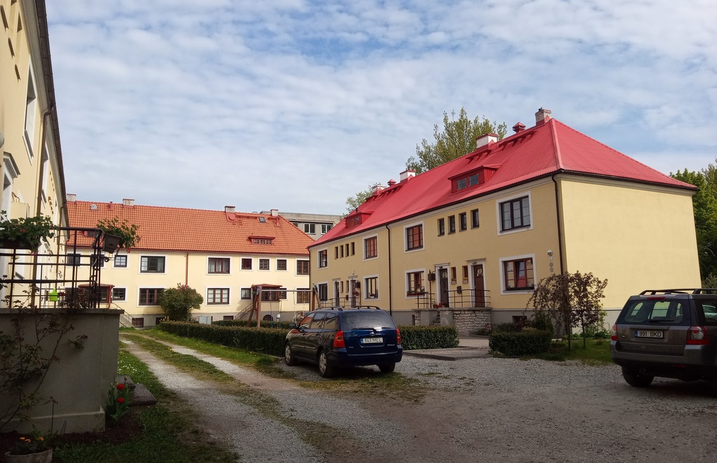 Residential buildings of Tallinn City Government on Maisi tn (arh. Herbert Johanson, 1929). Photo from Leo Gens rephoto