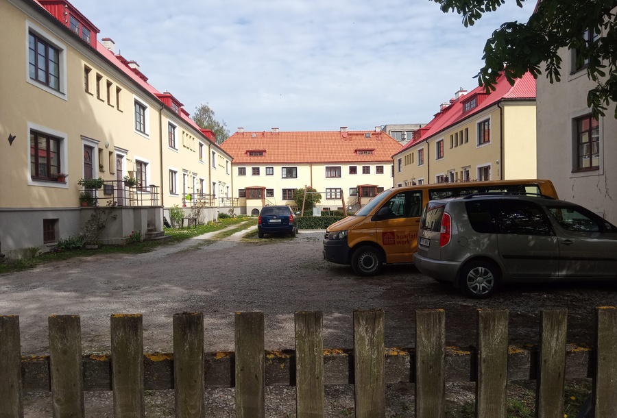 Tallinn, apartments in Pelgulinn. rephoto