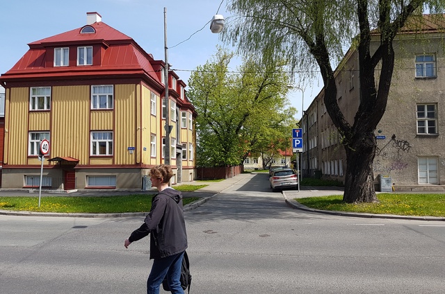 Crucifixion? Street in Tallinn rephoto