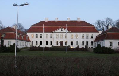 Fassade of Suuremõisa Castle rephoto