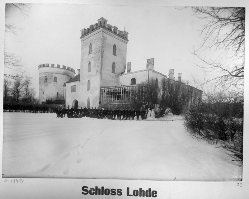 Koluvere Manor after the burning of the manor during the resurrection of 1905.
