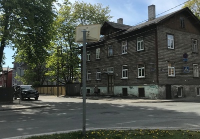 The corner of the crossroads and Härjapea Street. rephoto