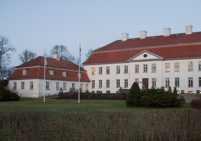 Suuremõisa Castle. Façade rephoto