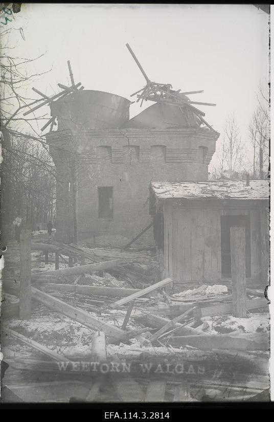 War of Liberty. The water tower of the railway station is broken.