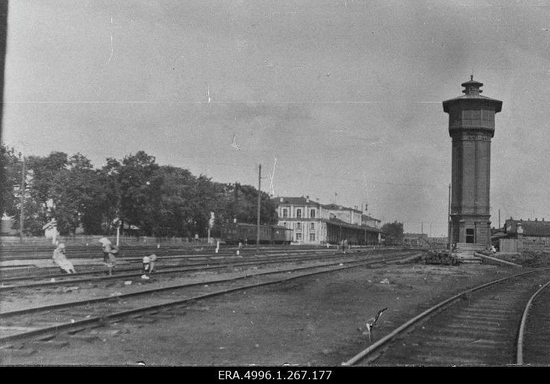 Pihkva Station and Split Water Tower in June 1919