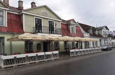 Kuressaare, UKUARU kauplus Lossi tänaval rephoto