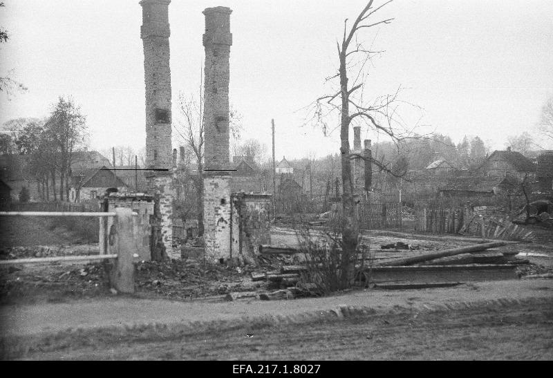Ruins of the Kõrtsi building on Viljandi Street.