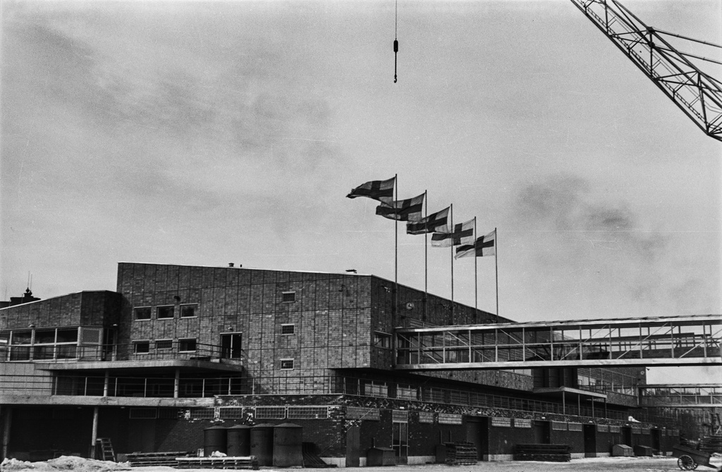 Talvinen Olympiaterminaali.