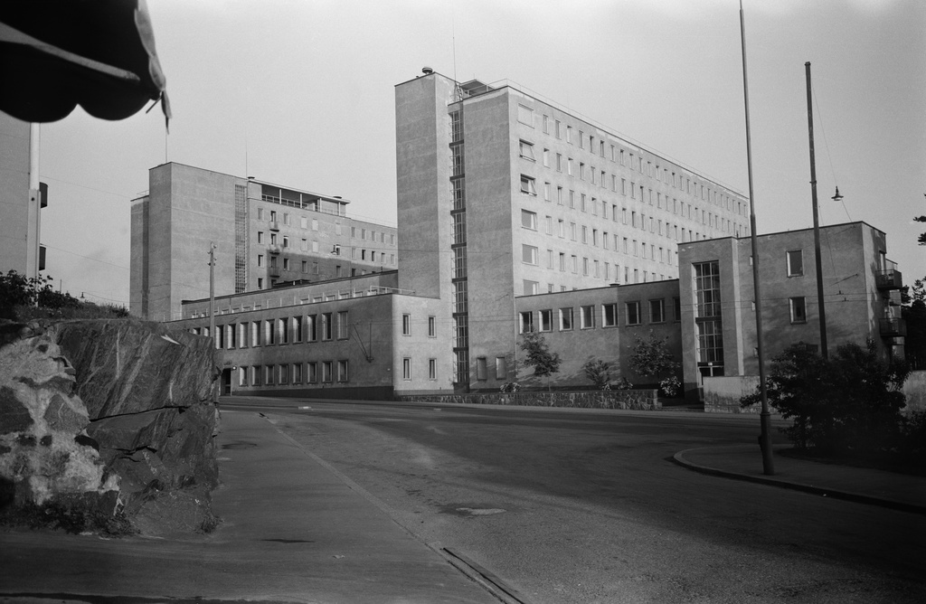Tukholmankatu 10. Sairaanhoitajaopisto.