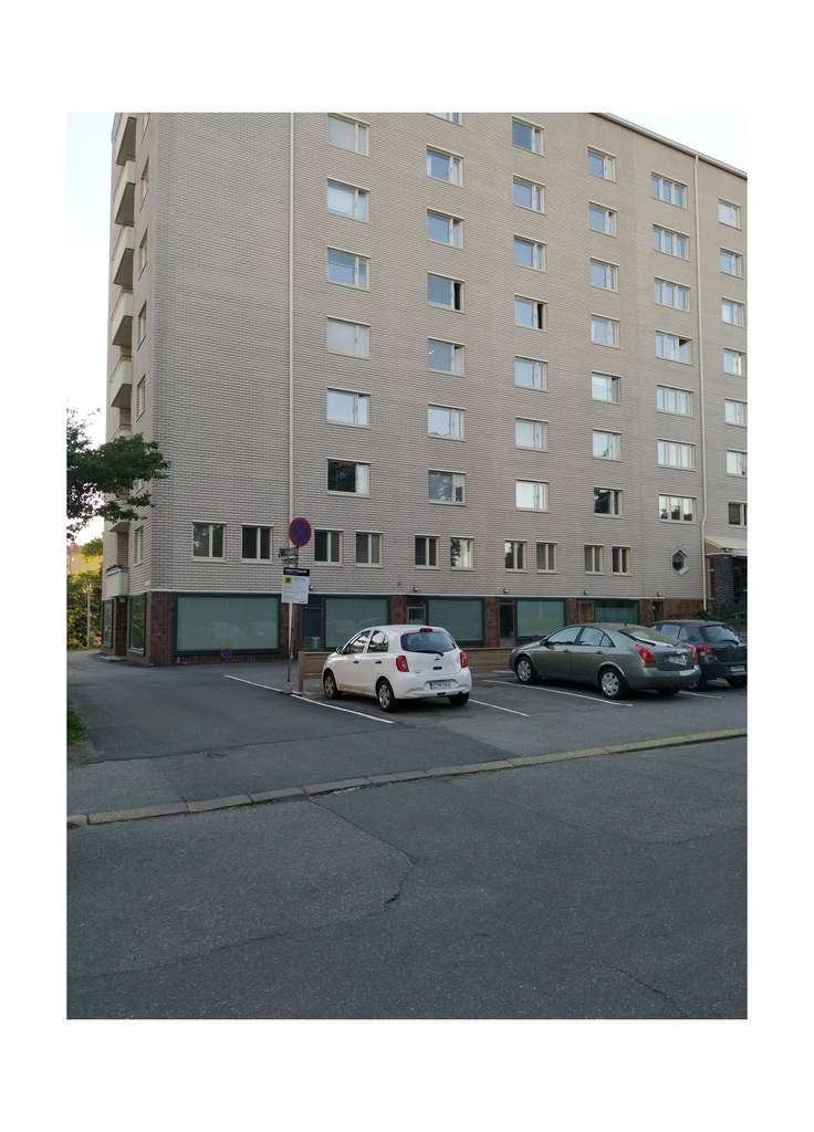 Mannerheimintie 93. Lehtikuusentie 2. Asuntoyhteistalo Oy;n eli Naisten talon rakennustyömaa. Lähes valmis kerrostalo kuvattuna Lehtikuusentieltä. rephoto