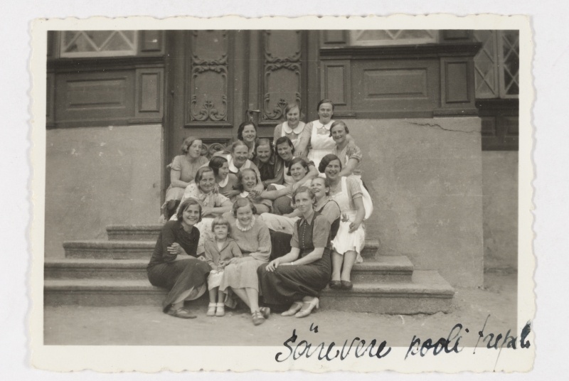 Students at the Särevere school stairs