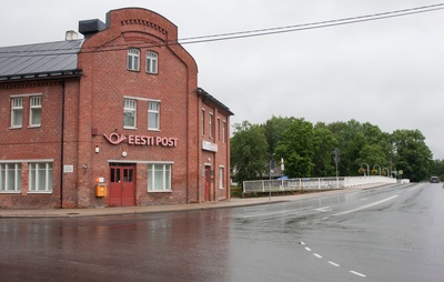 foto, Põltsamaa khk, Põltsamaa, postimaja (postkontor), J.M. Wasari pood, u 1930 rephoto